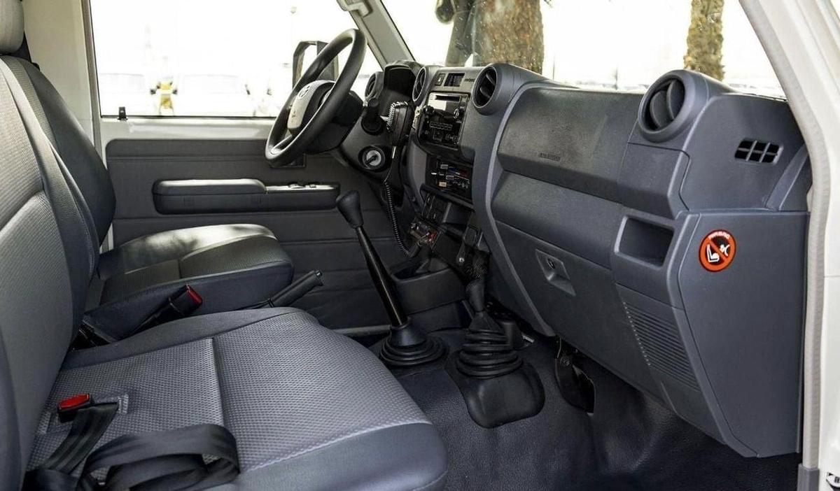 Toyota Land Cruiser 70 Toyota land cruiser Hardtop LC 78 4.2L ambulance MY2024-11-11