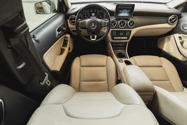 Mercedes-Benz GLA 220