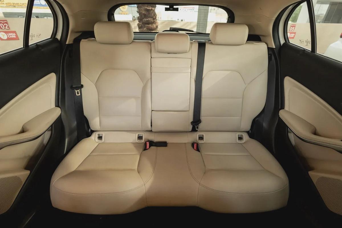 Mercedes-Benz GLA 220-11-11