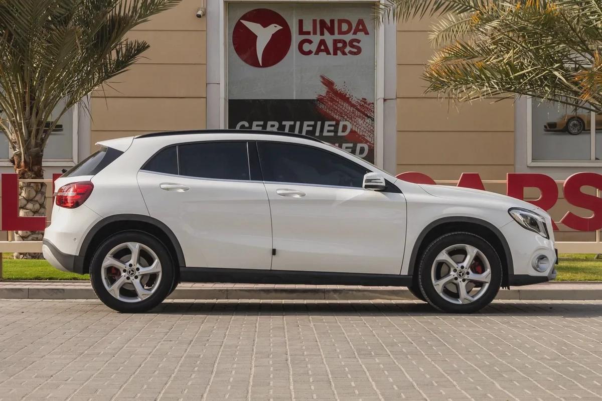 Mercedes-Benz GLA 220-14-14