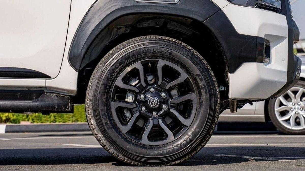 Toyota Hilux Toyota hilux adventure diesel 2.8L 2024 for export only-12-12