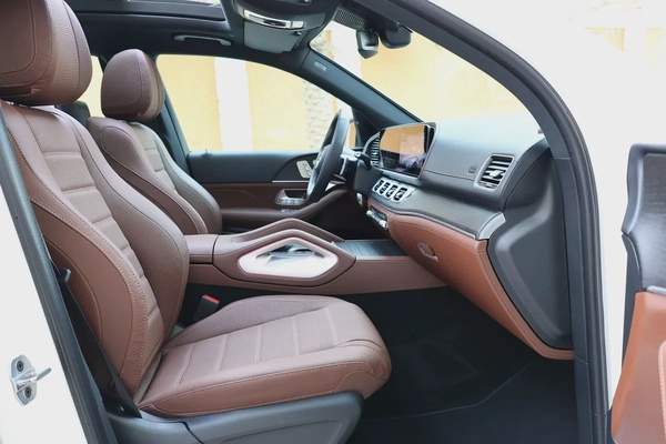 MERCEDES-BENZ GLS450-4MATIC-2024-13000KM-GCC SPECS-UNDER WARRANTY-NIGHT PACKAGE