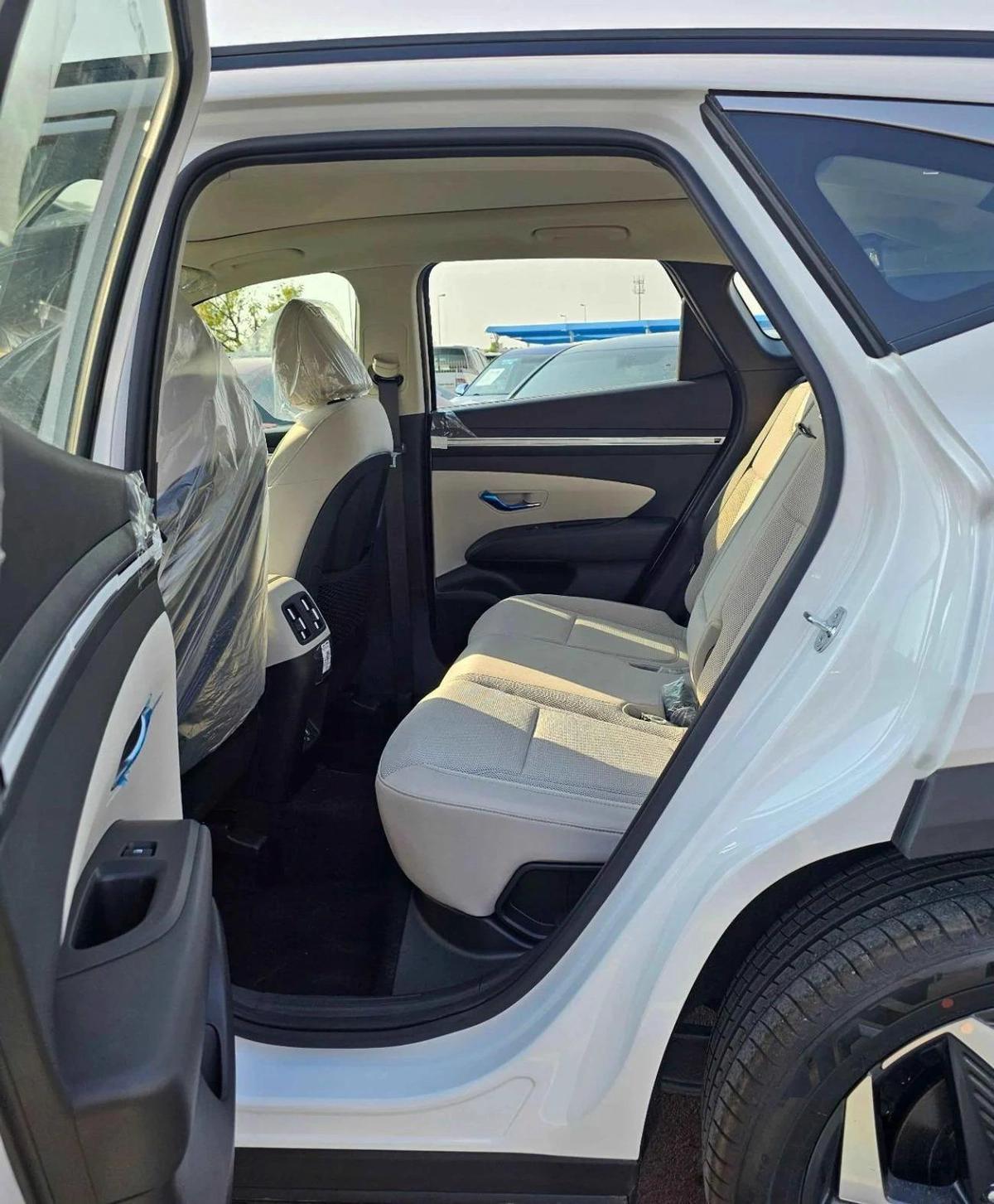 Hyundai Tucson 1.6L V4 PETROL / PUSH START / DVD CAMERA / PANORAMIC ROOF/ (CODE# TC16FO)-12-12