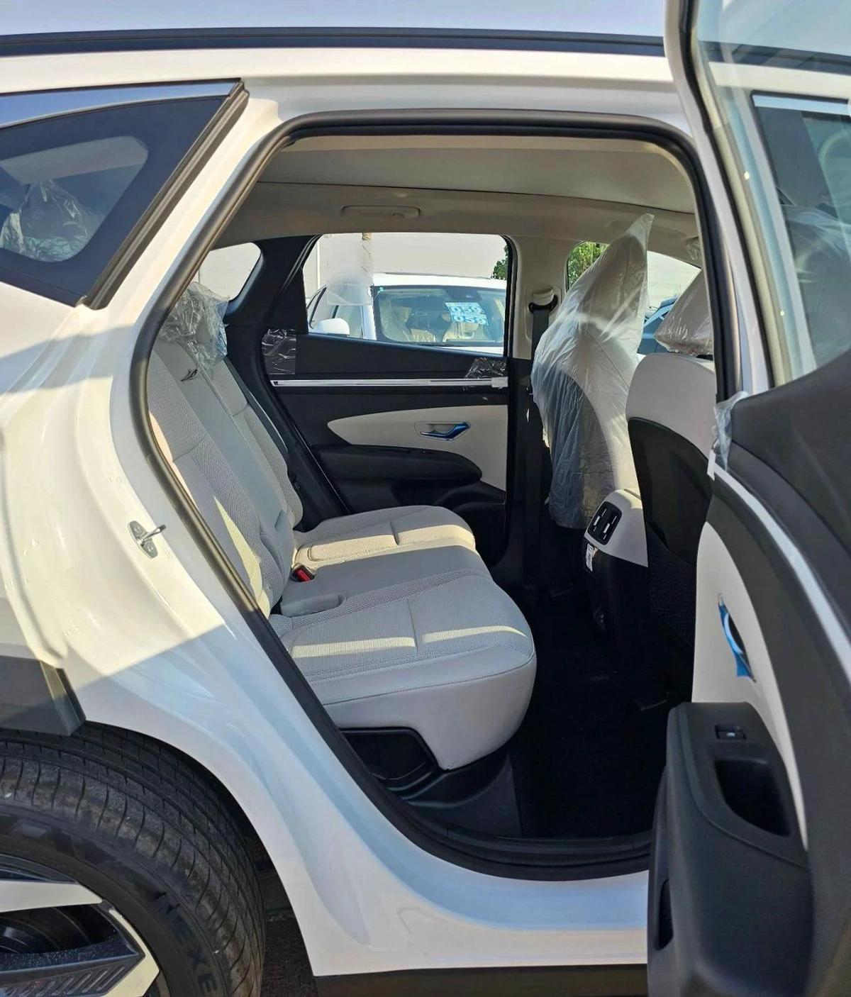 Hyundai Tucson 1.6L V4 PETROL / PUSH START / DVD CAMERA / PANORAMIC ROOF/ (CODE# TC16FO)-6-6