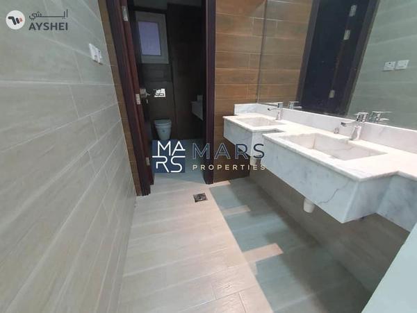 Specious Villa | Modren Finishing Availabile At Prime location