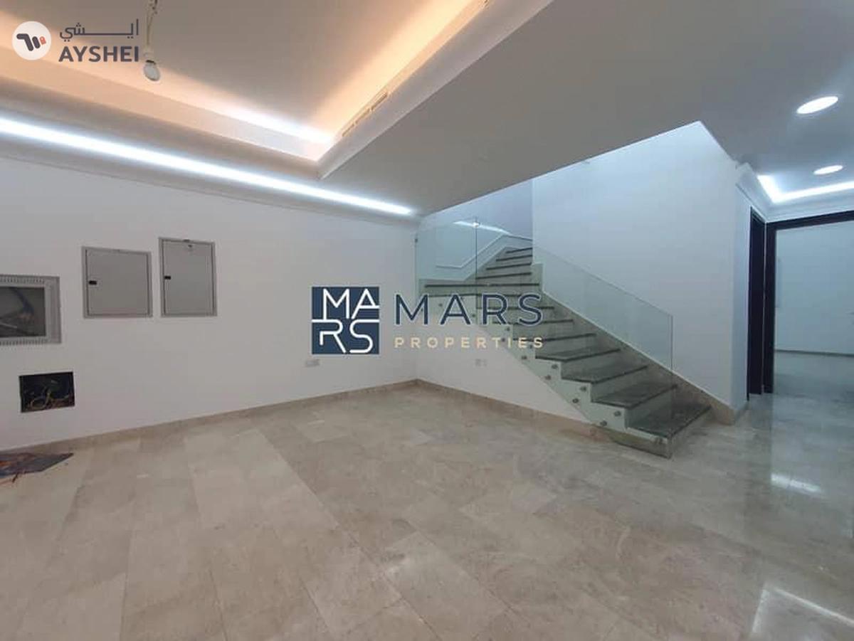 Specious Villa | Modren Finishing Availabile At Prime location-2-2