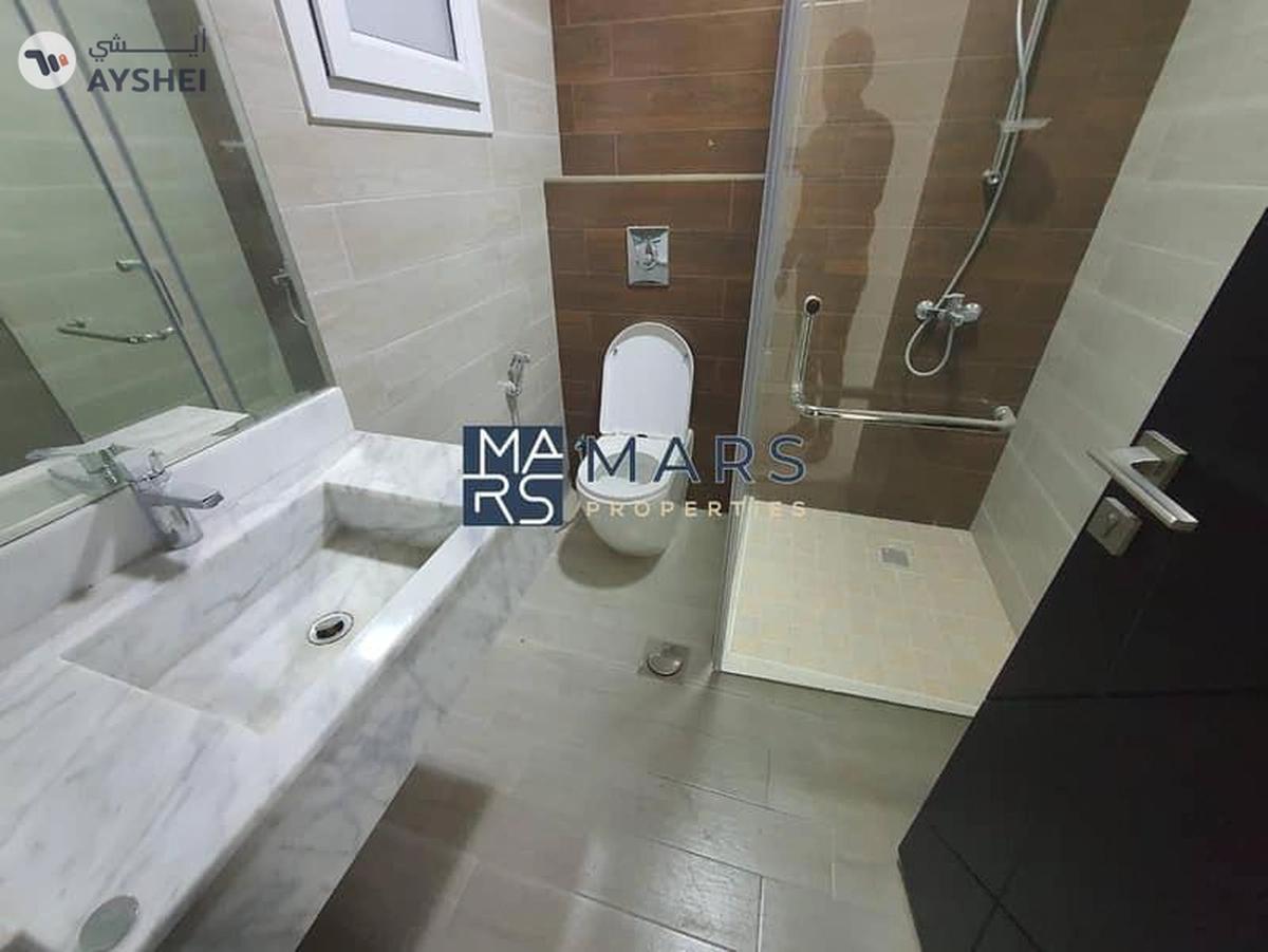 Specious Villa | Modren Finishing Availabile At Prime location-5-5