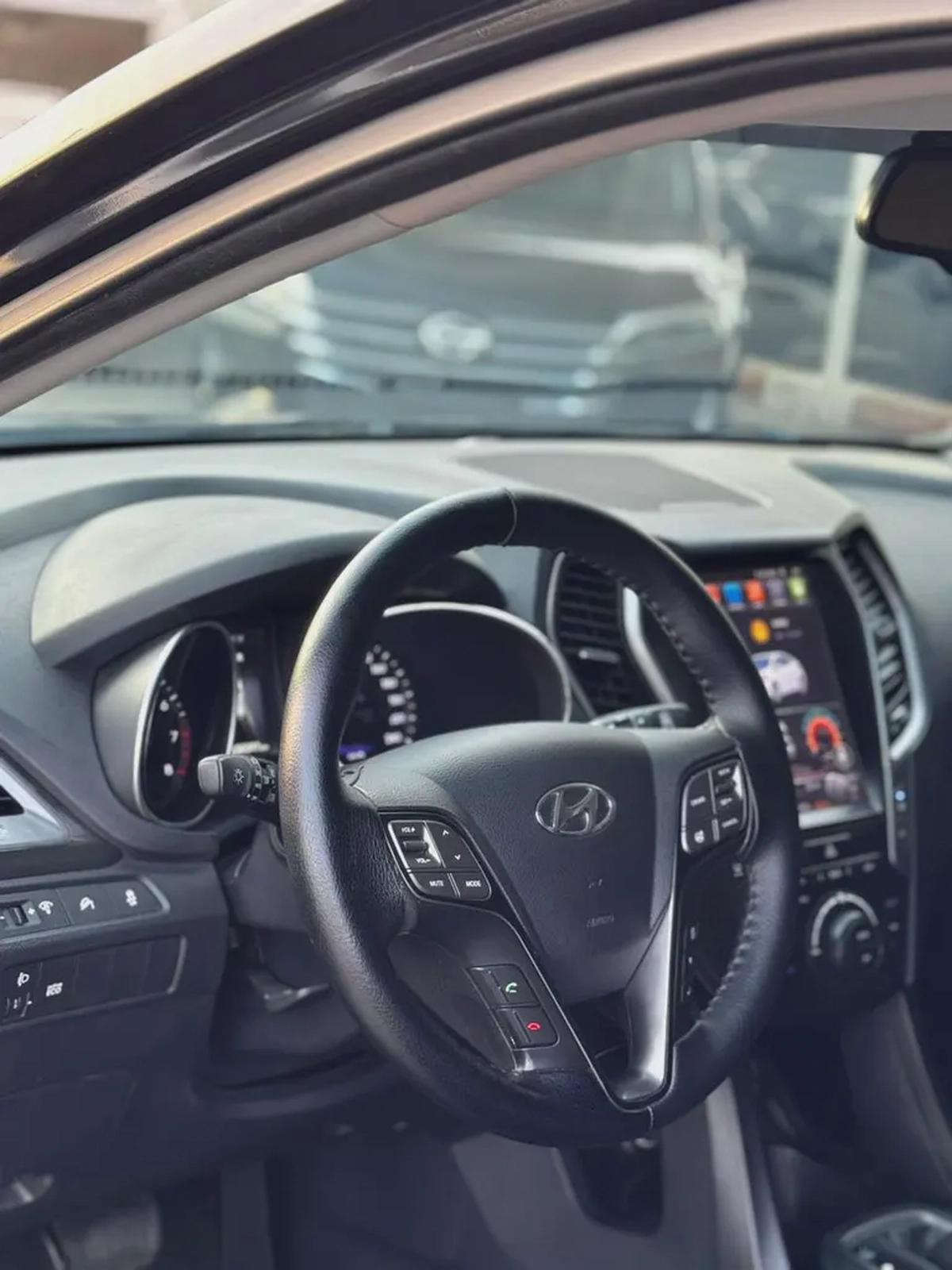HYUNDAI//SANTAFE TGDI (2016)// KOREA// FULL OPTIONS//GOOD CONDITION//LOW MILLAGE//-7-7