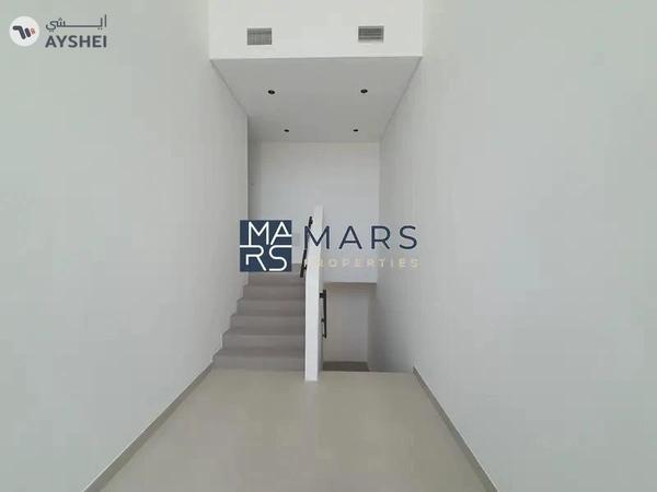 Brand New l Corner 3BHK In Masaar l First Living