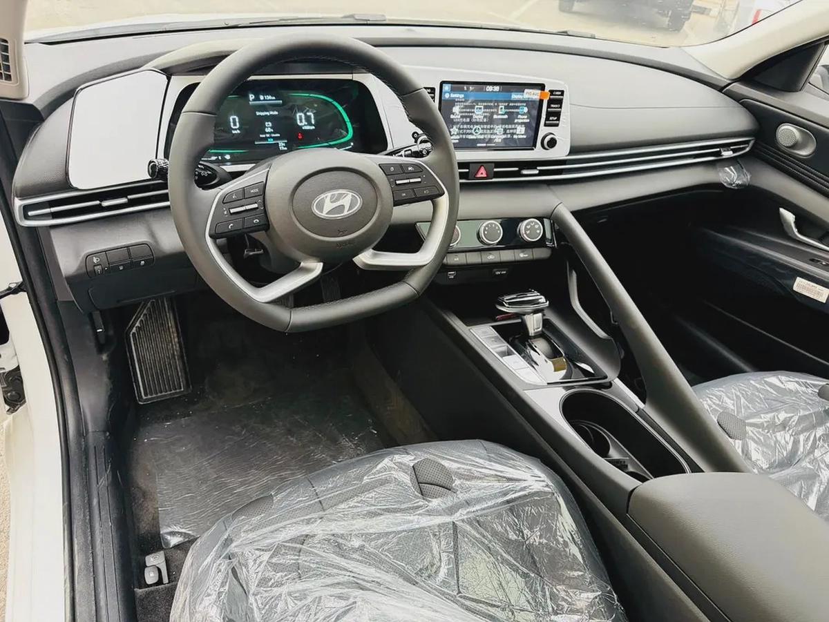 Hyundai Elantra 1.5L GLS 2025 0KM-9-9