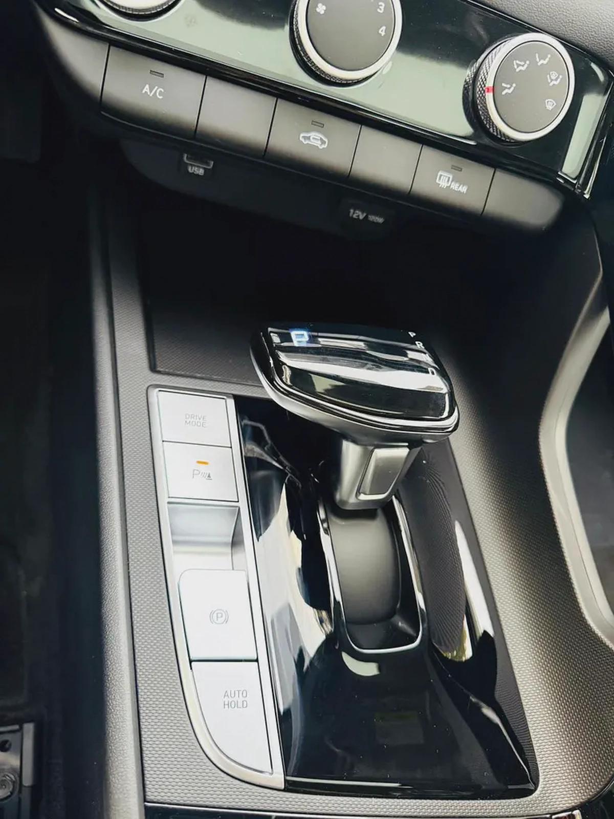 Hyundai Elantra 1.5L GLS 2025 0KM-14-14