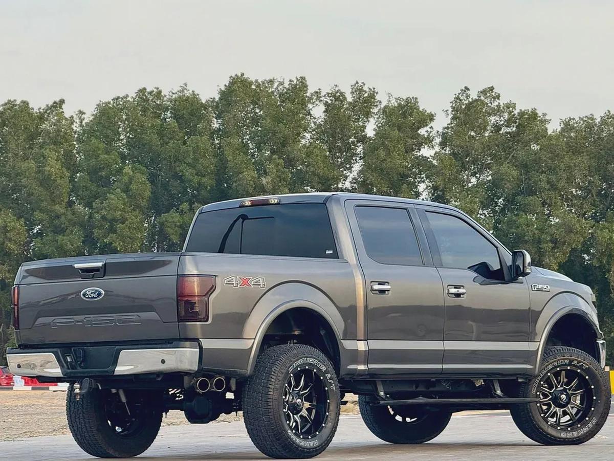 Ford F150 -2018 American specs, top of the line, in excellent condition.-2-2