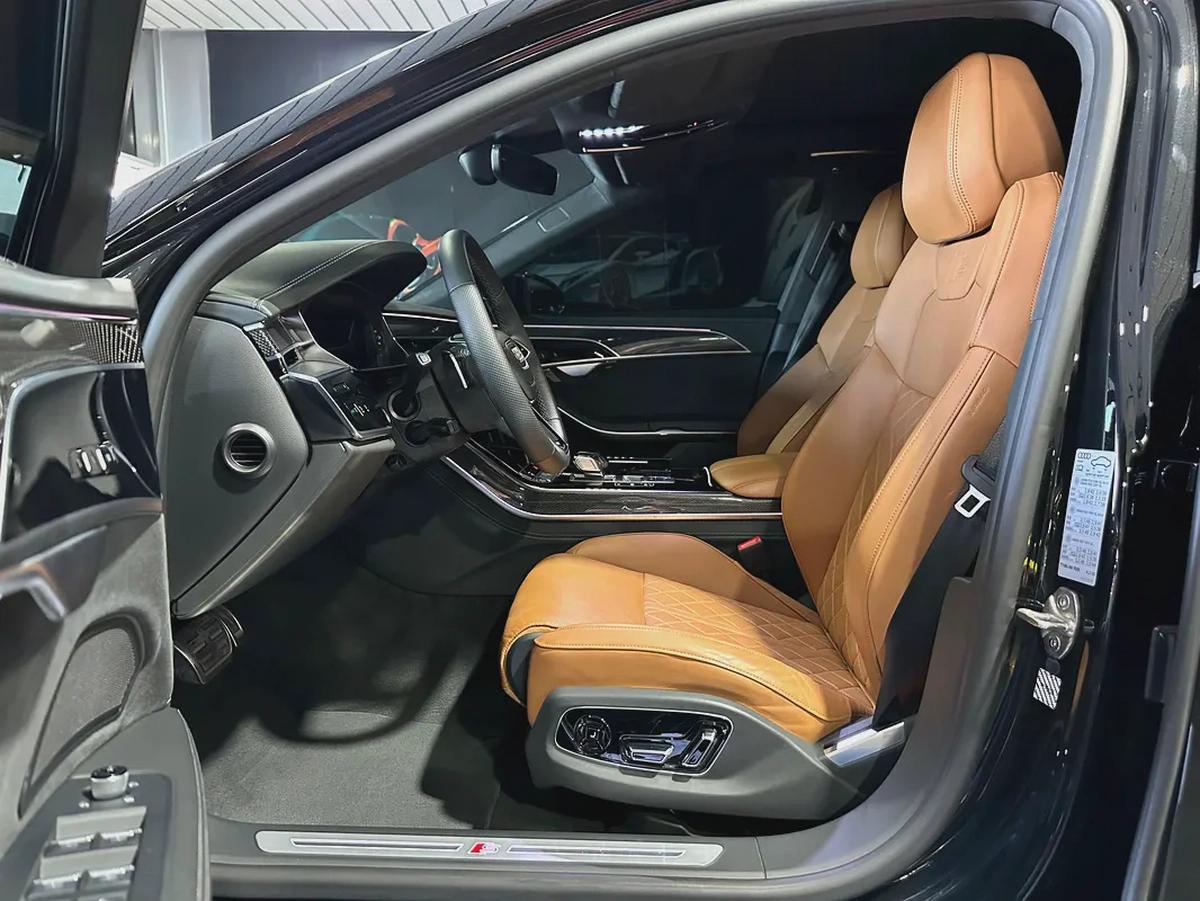 AUDI S8, GCC, UNDER WARRANTY-2-2