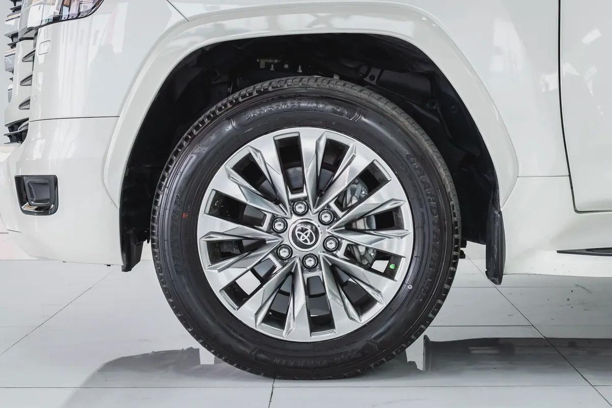 1 YR WARRANTY | 4.0 GXR | GCC | AED 4,000 PM-7-7