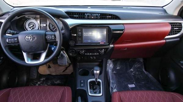 Toyota Hilux HILUX GLX 2.7L AT PETROL 2024