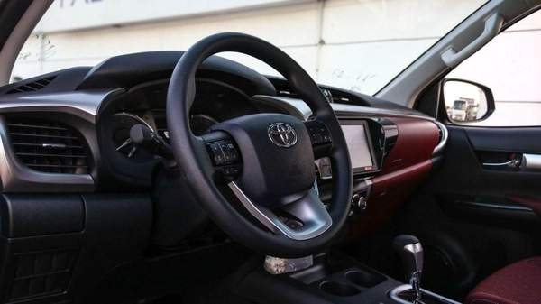 Toyota Hilux HILUX GLX 2.7L AT PETROL 2024