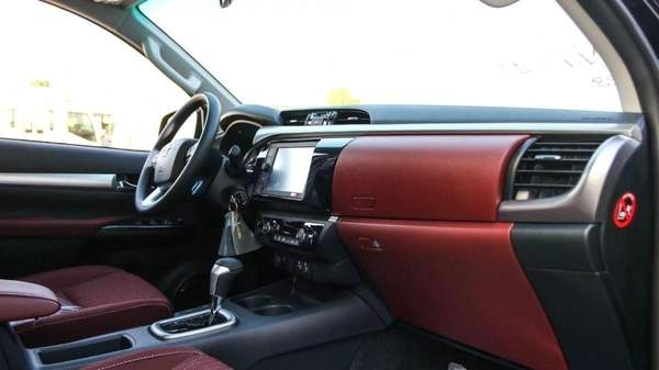 Toyota Hilux HILUX GLX 2.7L AT PETROL 2024