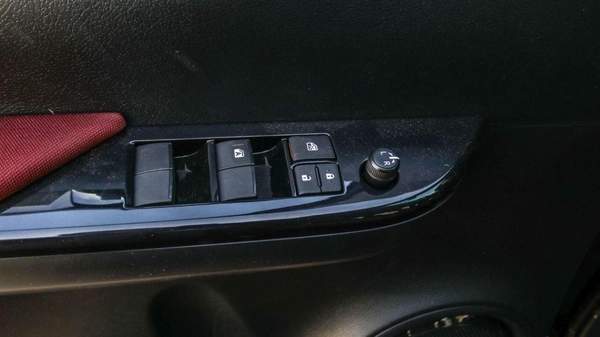 Toyota Hilux HILUX GLX 2.7L AT PETROL 2024