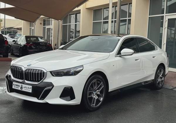 BMW 520i M kit 2024 fully loaded under warrant 2 years from Pitstop AGMC