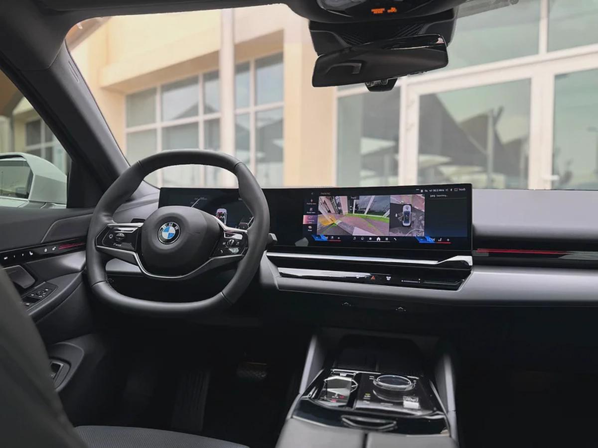 BMW 520i M kit 2024 fully loaded under warrant 2 years from Pitstop AGMC-15-15
