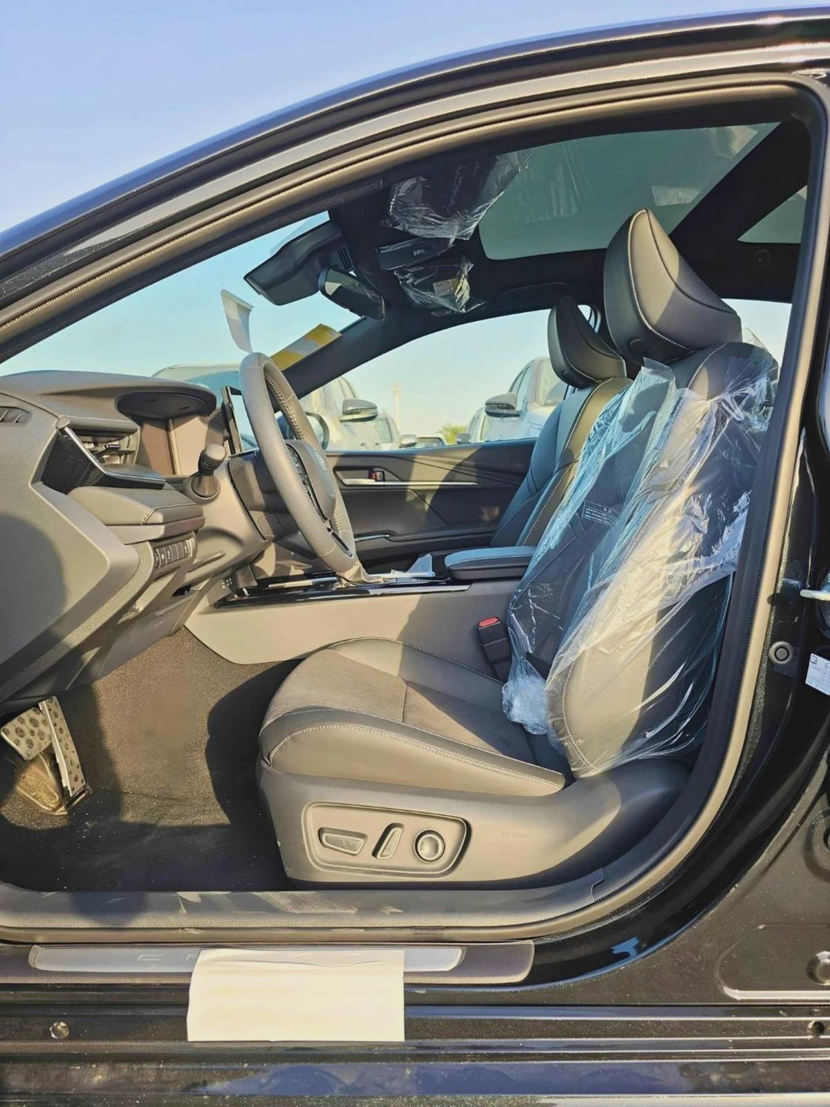 Toyota Camry S SPORT / 2.0L V4 PETROL / PWR SEATS WITH HEADUP DISPLAY / PANORAMIC ROOF (CODE # CMPCS)-5-5