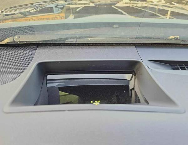 Toyota Camry S SPORT / 2.0L V4 PETROL / PWR SEATS WITH HEADUP DISPLAY / PANORAMIC ROOF (CODE # CMPCS)