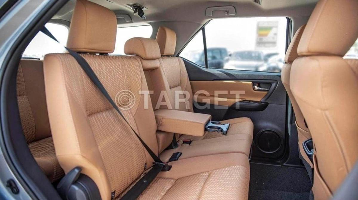 Toyota Fortuner FORTUNER 2.7L V4 4WD-17-17