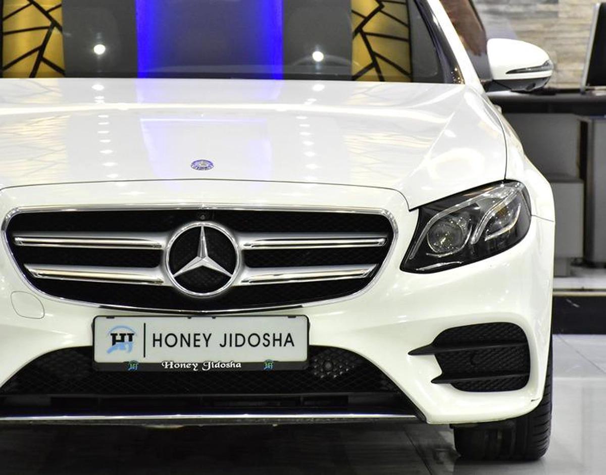 Mercedes Benz E400 4Matic ( 2017 Model ) in White Color GCC Specs-13-13