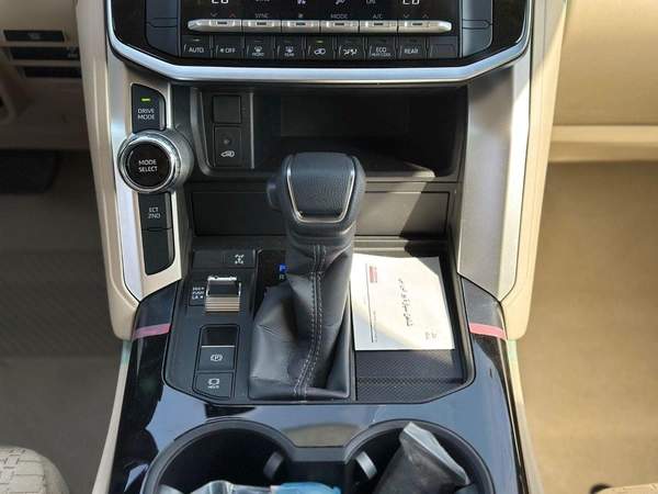 Toyota Land Cruiser GXR 3.5L