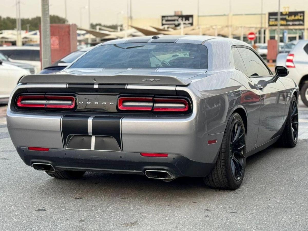 Dodge Challenger FULL OPTION SRT 6.4L-3-3