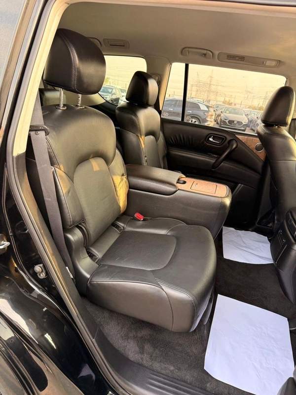 Nissan Armada SL Full option sunroof, leather seats original 2021