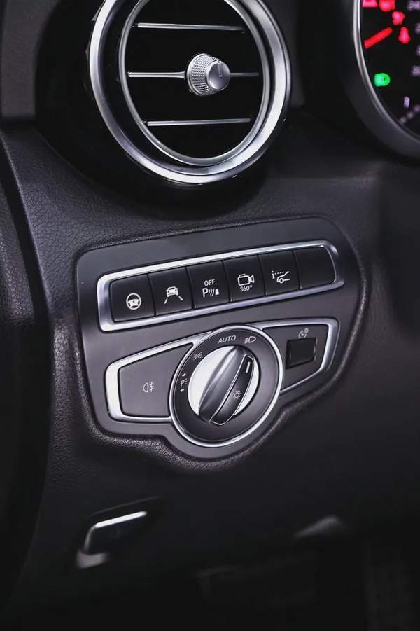 GLC 63 S - EDITION 1 - GCC - clean title - FULL CARBON PACKAGE - FULLY LOADED + warranty