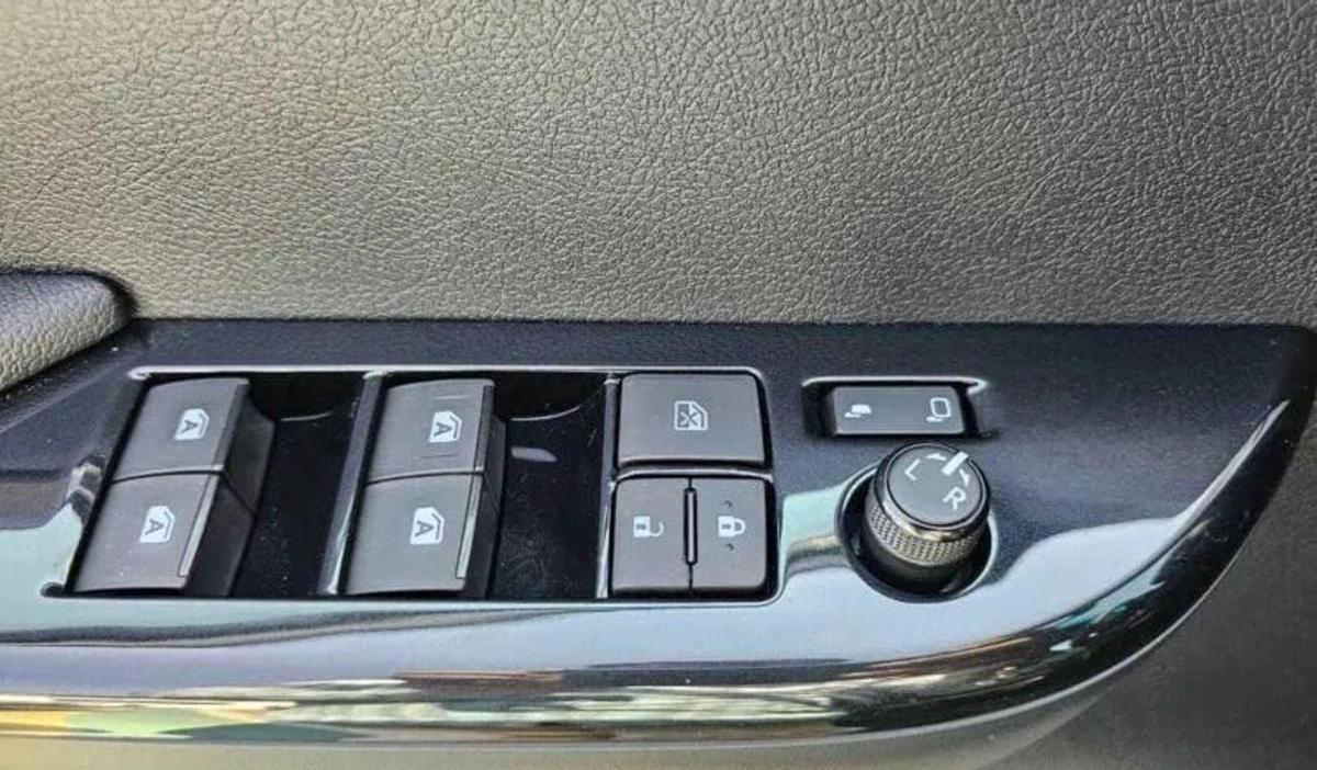 Toyota Hilux Toyota Hilux DC Adventure 4.0L Petrol 2026-15-15