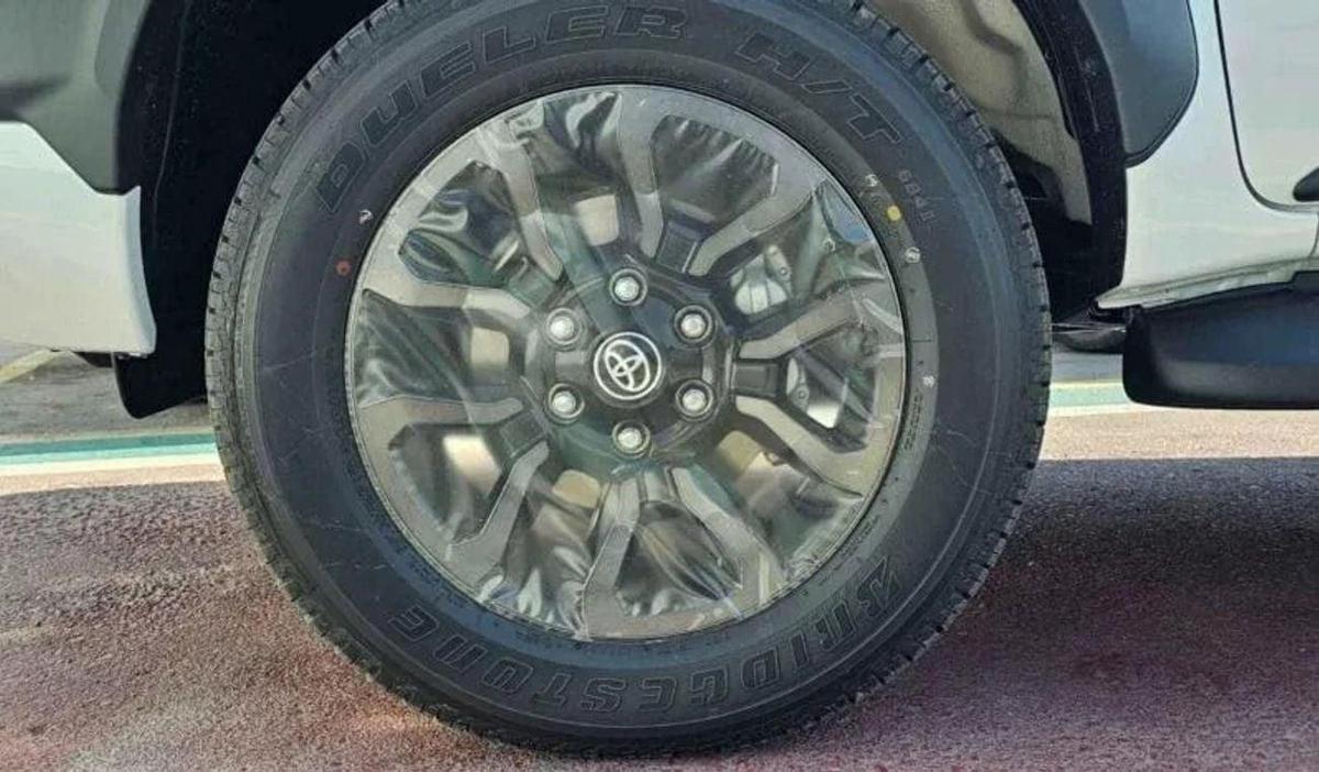 Toyota Hilux Toyota Hilux DC Adventure 4.0L Petrol 2026-18-18