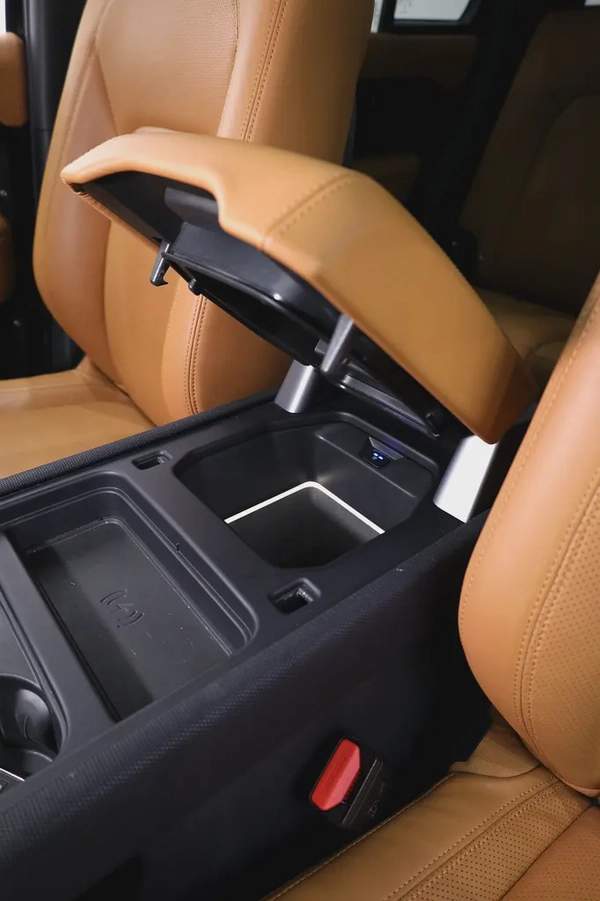 Defender 110 P525 - GCC - V8 EDITION FULLY LOADED + WARRANTY + FULL PPF