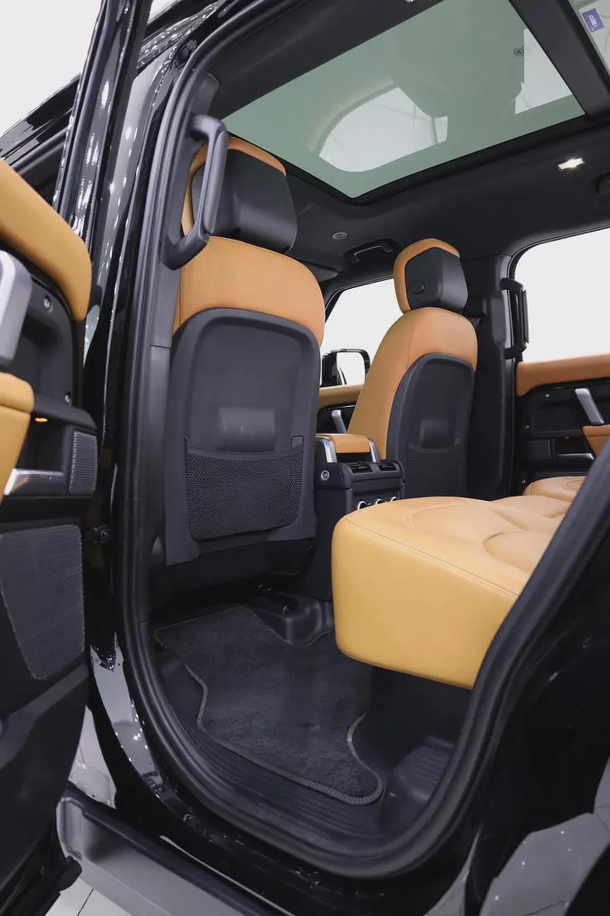 Defender 110 P525 - GCC - V8 EDITION FULLY LOADED + WARRANTY + FULL PPF-16-16