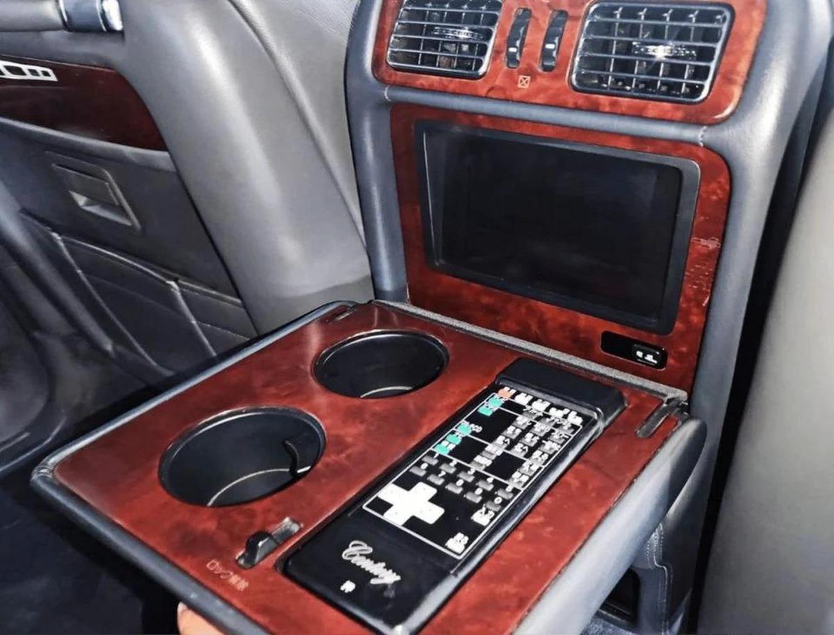 Toyota Century 5.0L-12CYL - FULL OPTION EXCELLENT CONDITION JAPANESE SPECIFICATION -6-6