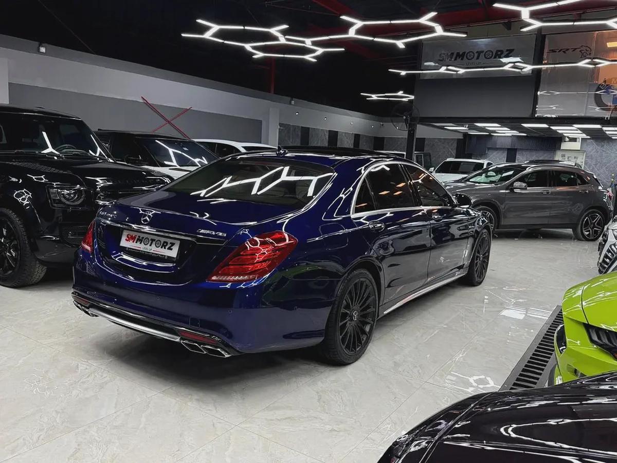 Mercedes Benz S 63 AMG 4matic | 5 Button | Agency Service History | GCC Specs-4-4
