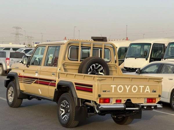 Toyota Land Cruiser Pick Up Std 4.0L Double Cab Utility 4WD
