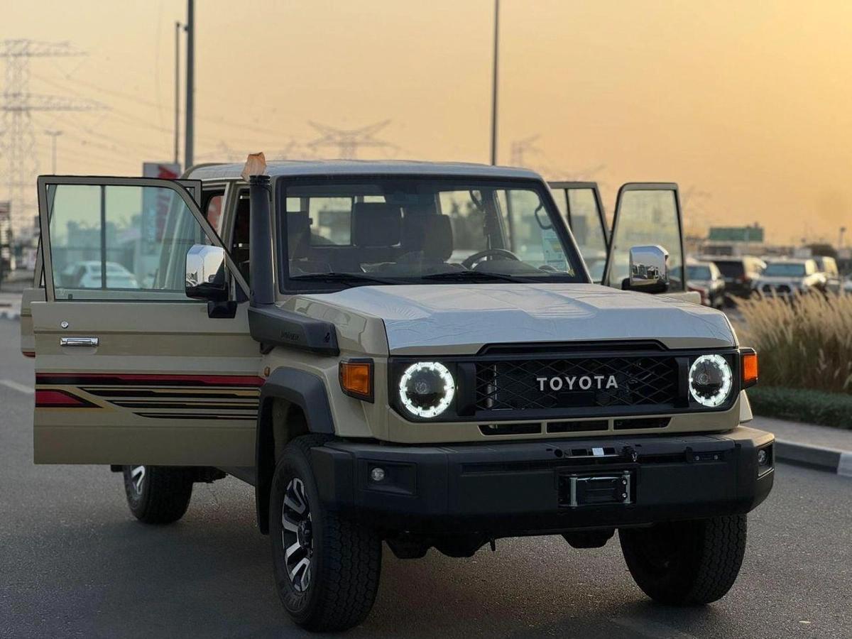 Toyota Land Cruiser Pick Up Std 4.0L Double Cab Utility 4WD-9-9