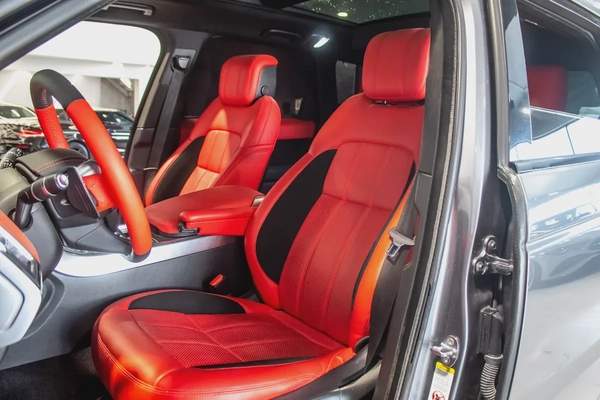 Rover Range Sport SV 2018 – High Performance – Excellent Condition - Monthly: AED 2,900