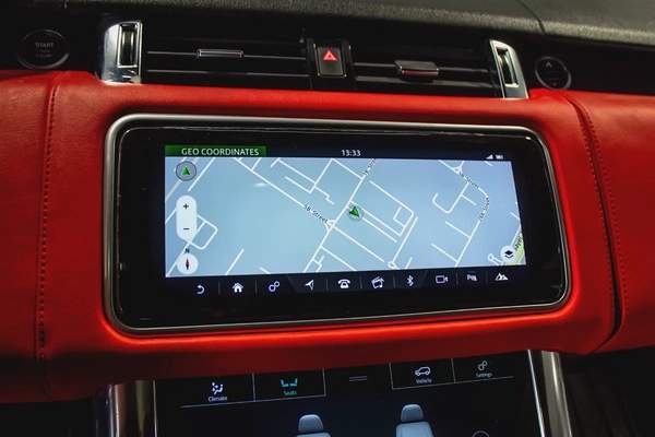 Rover Range Sport SV 2018 – High Performance – Excellent Condition - Monthly: AED 2,900