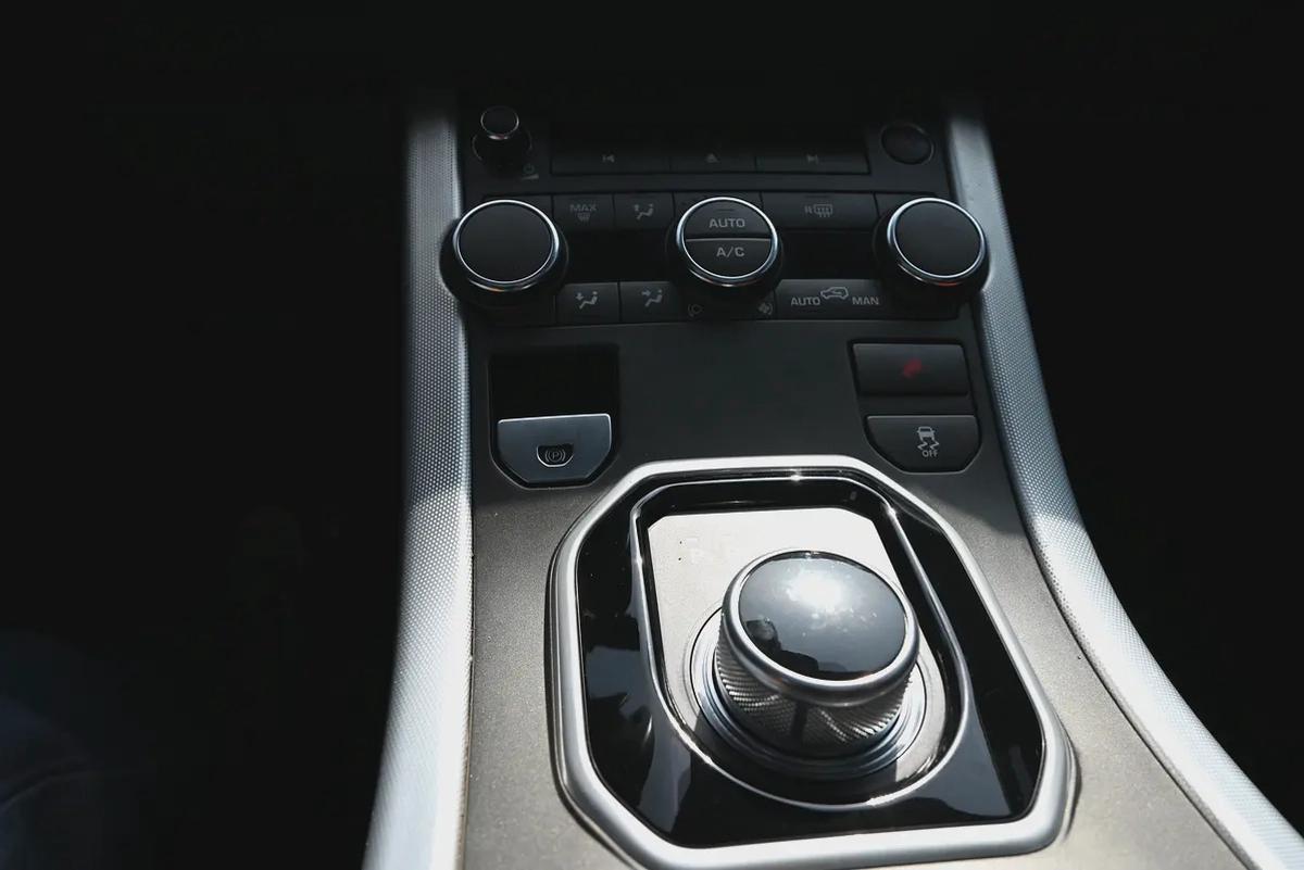 AGENCY MAINTAINED - RANGE ROVER EVOQUE 2.0TC DYNAMIC PLUS - PARK ASSIST - GCC-11-11