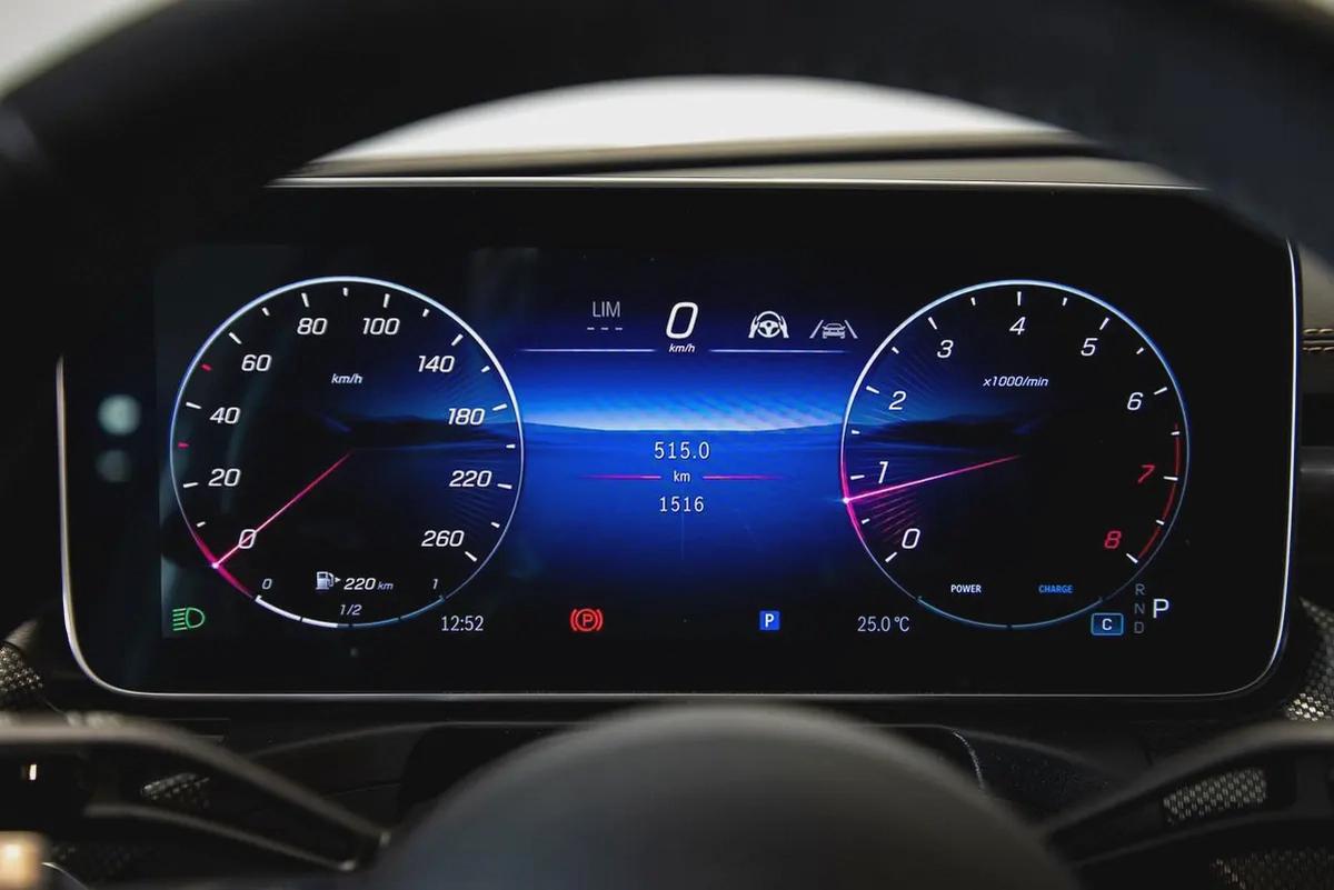 MERCEDES CLE 200/ 1,700km Only!! / 3,100 Monthly-14-14