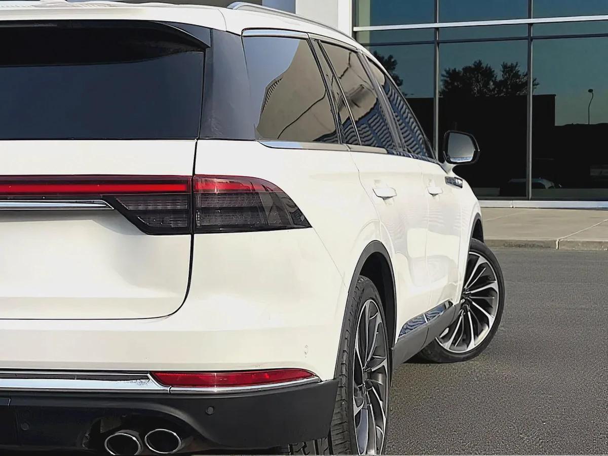 AED 1139 P.M | Lincoln Aviator Luxury 2020 - American Specs - GCC Resale | vip 6seats-3-3