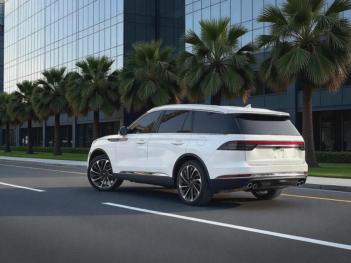 AED 1139 P.M | Lincoln Aviator Luxury 2020 - American Specs - GCC Resale | vip 6seats-7-7