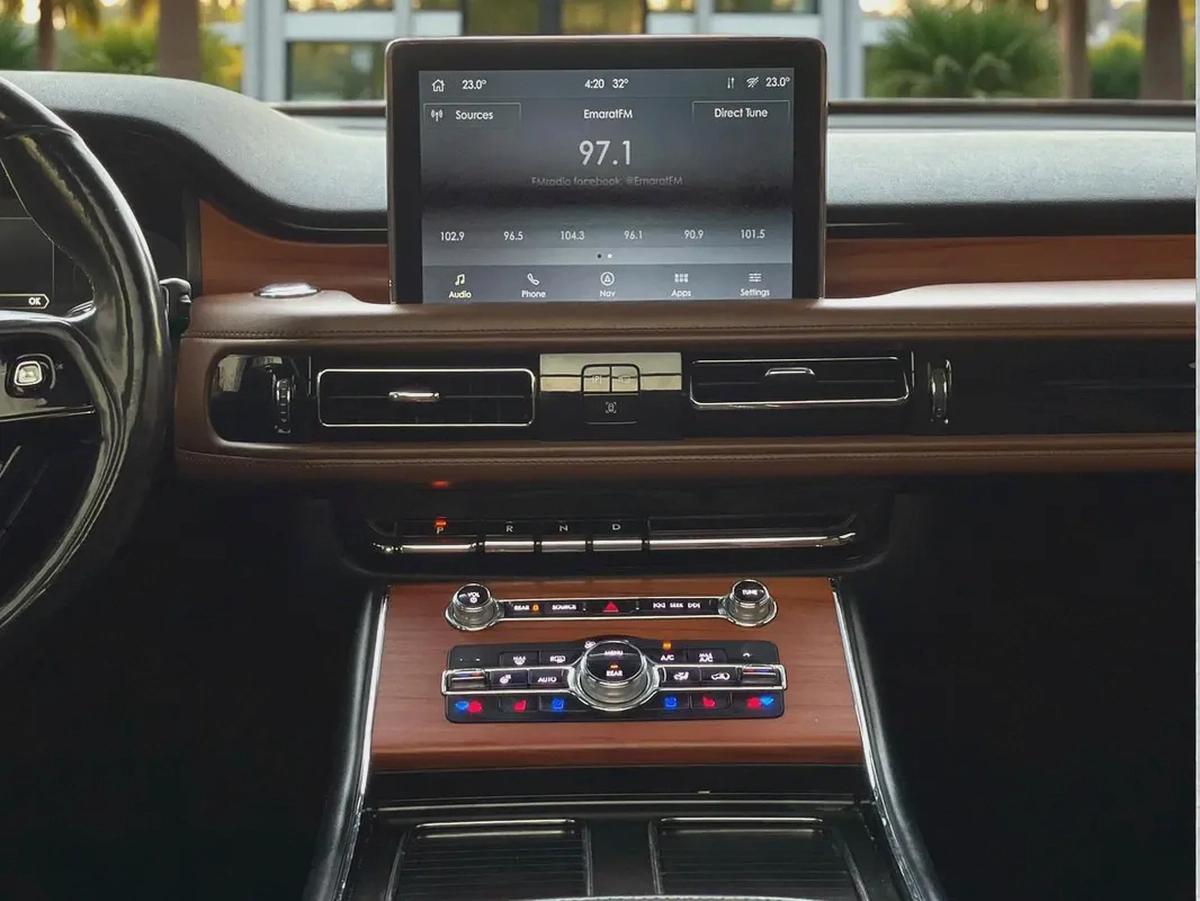 AED 1139 P.M | Lincoln Aviator Luxury 2020 - American Specs - GCC Resale | vip 6seats-10-10