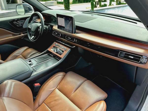 AED 1139 P.M | Lincoln Aviator Luxury 2020 - American Specs - GCC Resale | vip 6seats