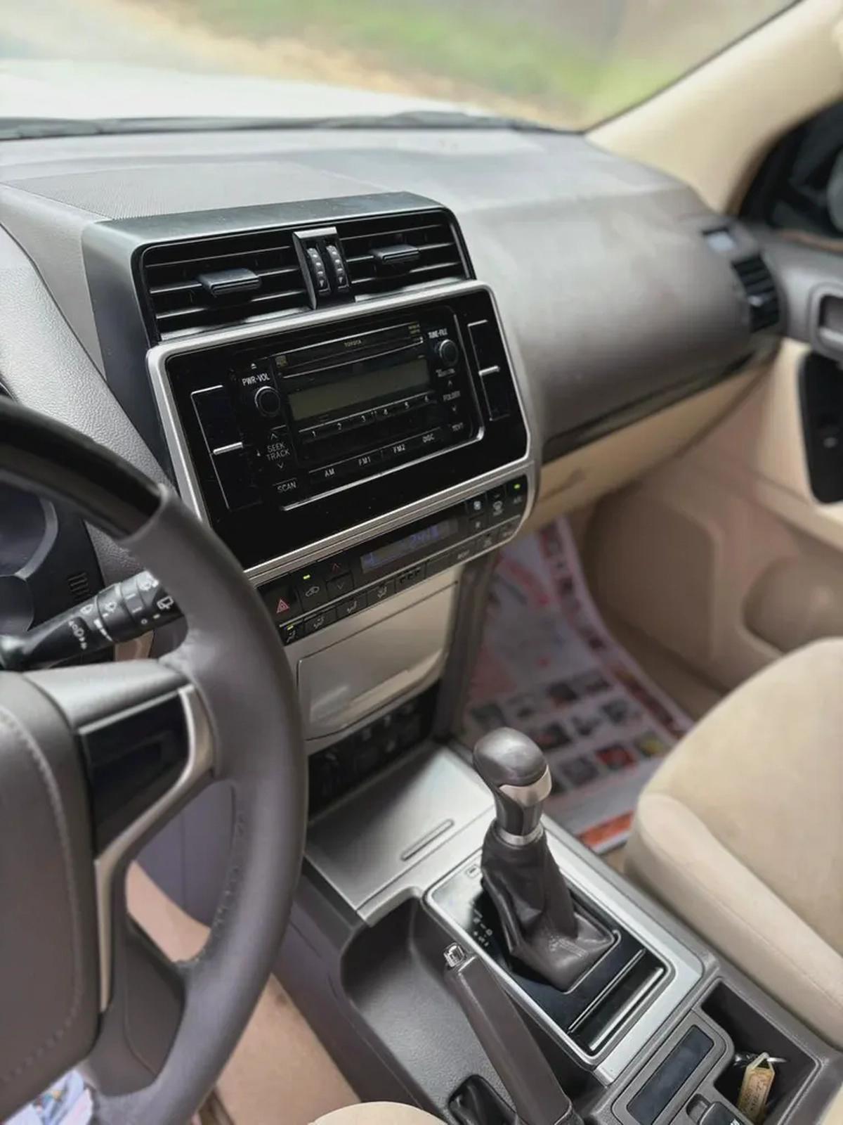 Toyota Prado 2019 V6 4.0 TXL-8-8