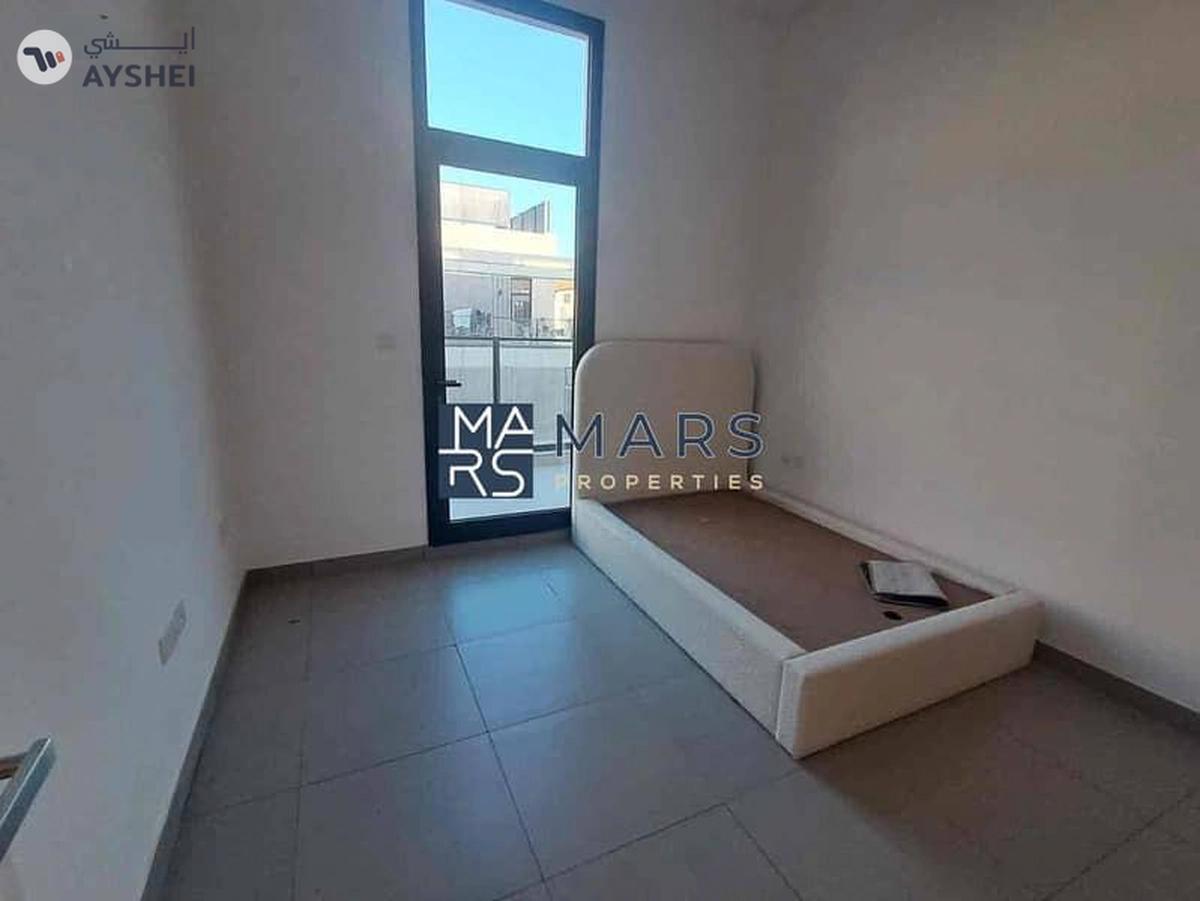 Top Floor | Pool View | Unfurnished-9-9